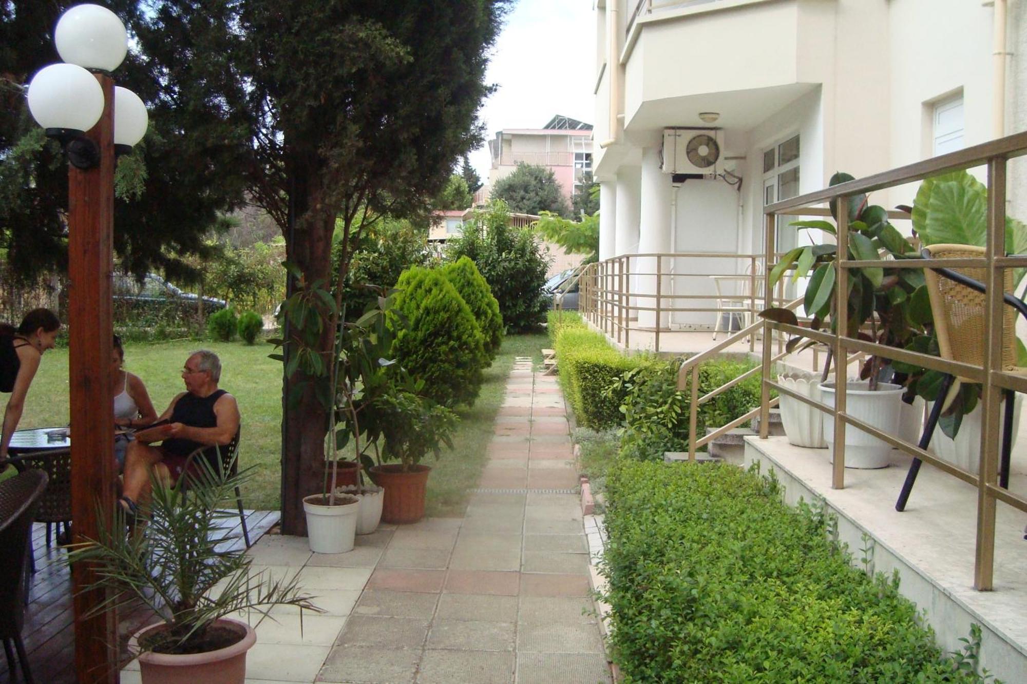 Hotel Astra Ravda Exterior foto