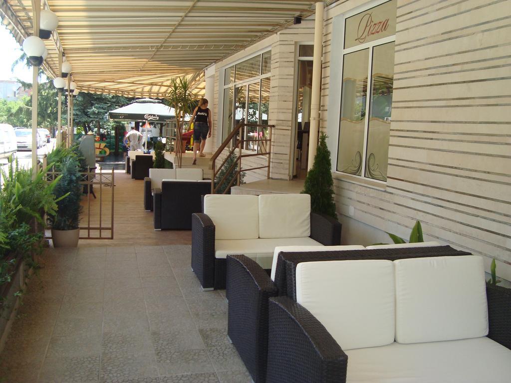 Hotel Astra Ravda Exterior foto
