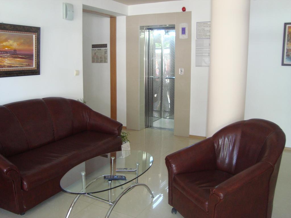 Hotel Astra Ravda Exterior foto