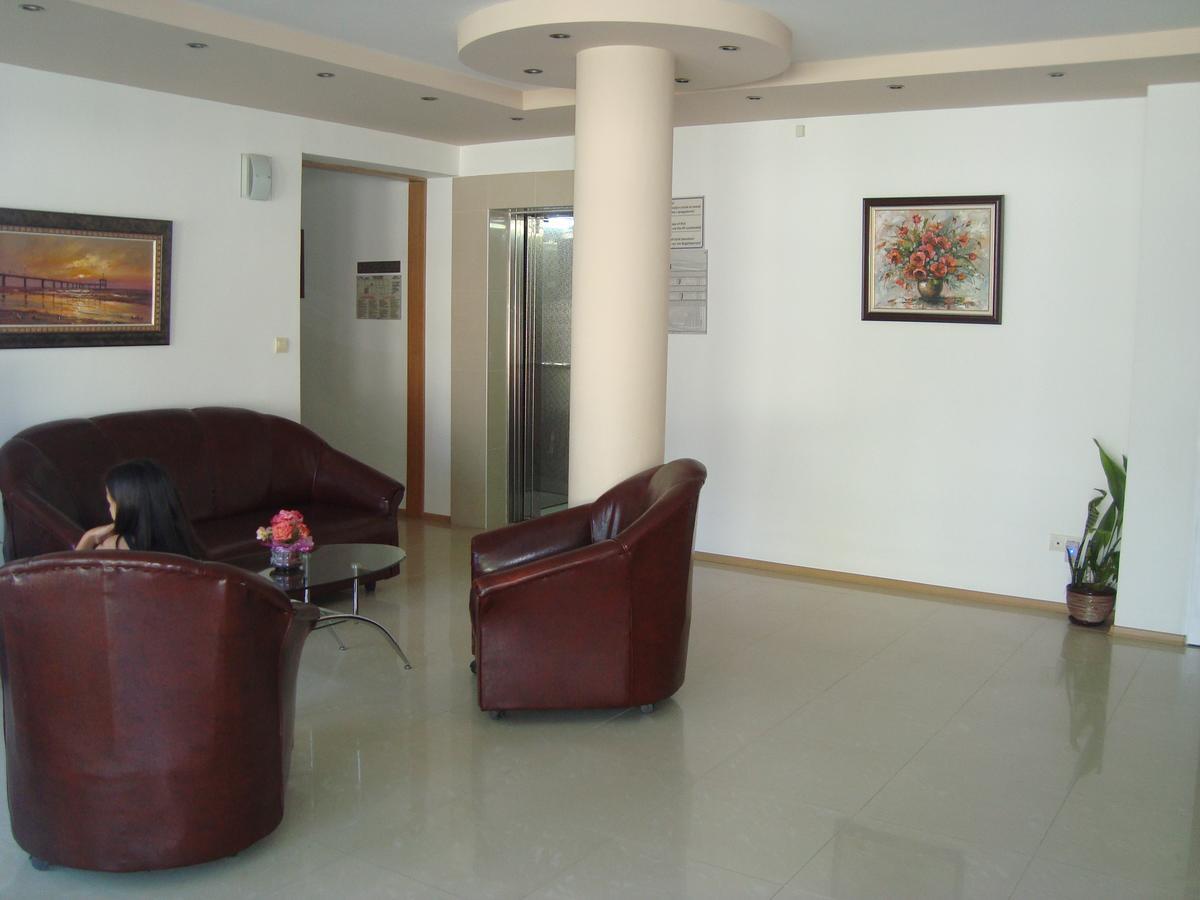 Hotel Astra Ravda Exterior foto